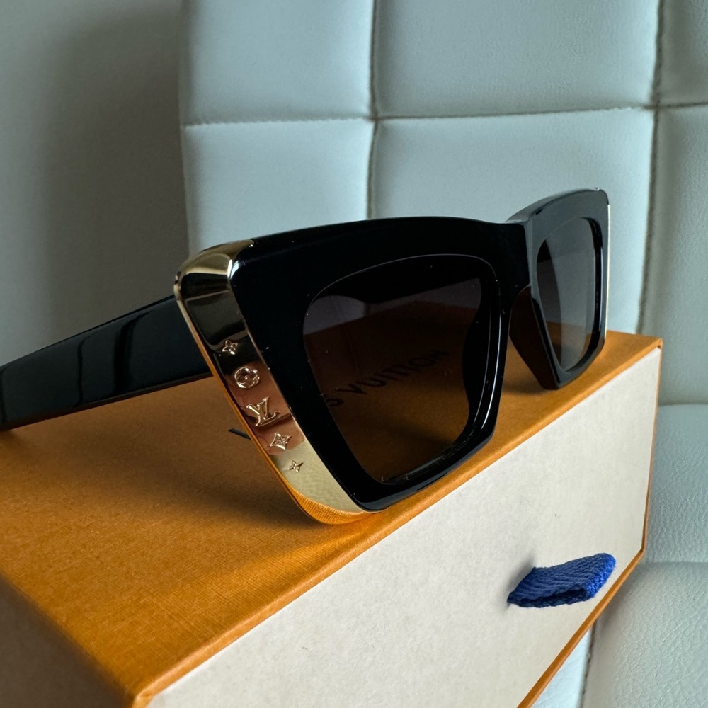 Louis Vuitton Moon Cat Eye Sunglasses Black